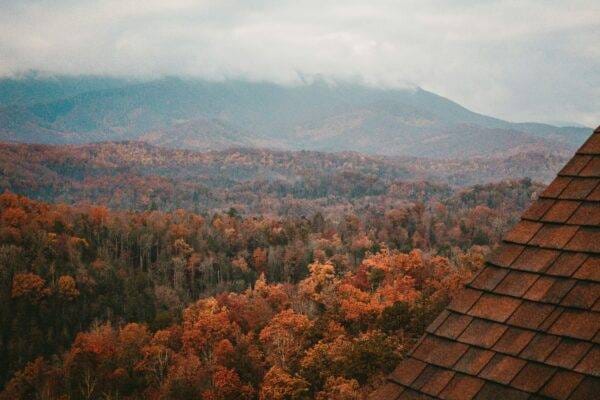 sean-foster-IY0uHNsYChw-unsplash Gatlinburg cabins for sale - Log homes and cabins for sale in Gatlinburg TN